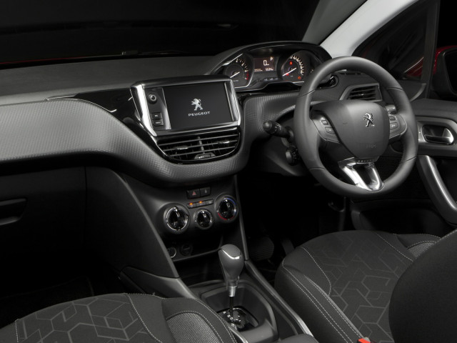 Peugeot 2008 фото
