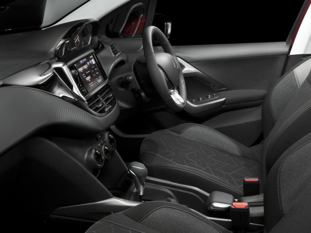 Peugeot 2008 фото