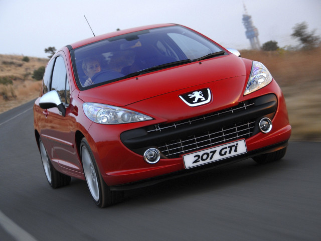 Peugeot 207 CC фото