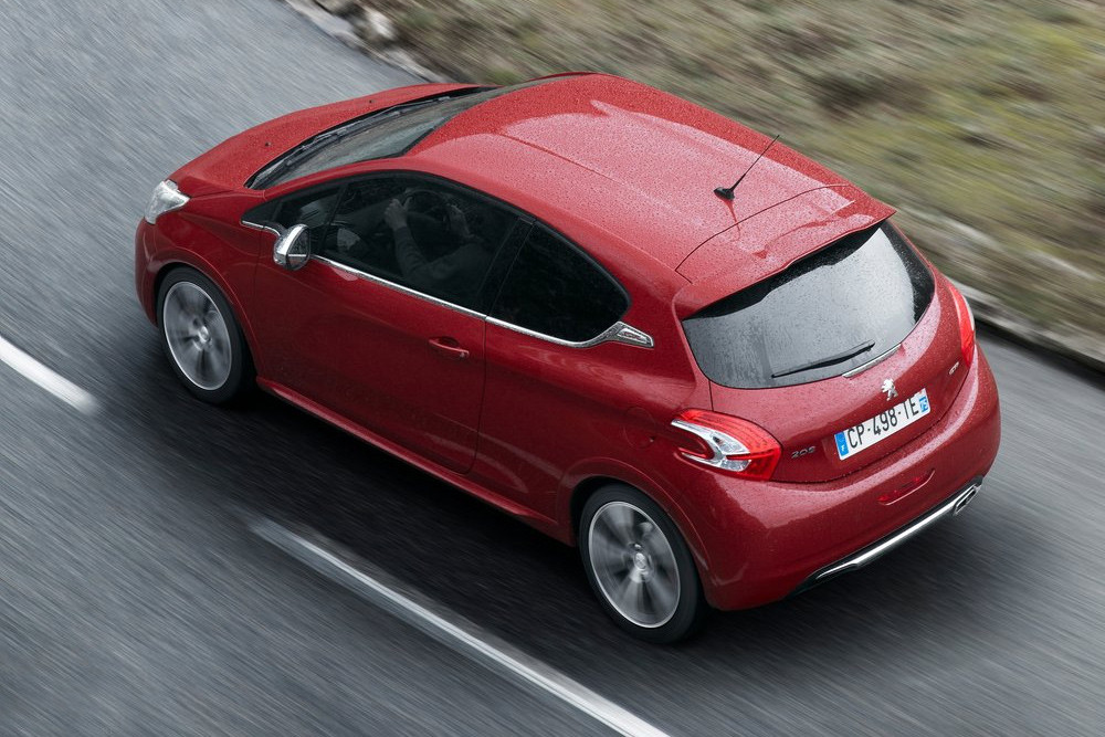 Peugeot 208 GTi фото 120318