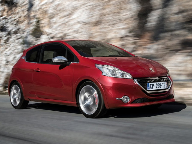 Peugeot 208 GTi фото