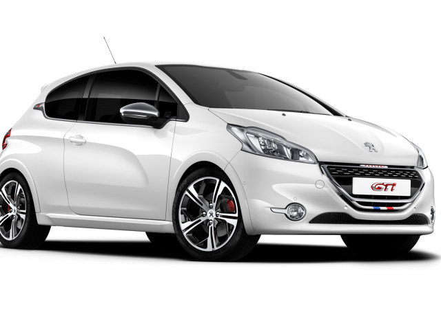 Peugeot 208 GTi фото