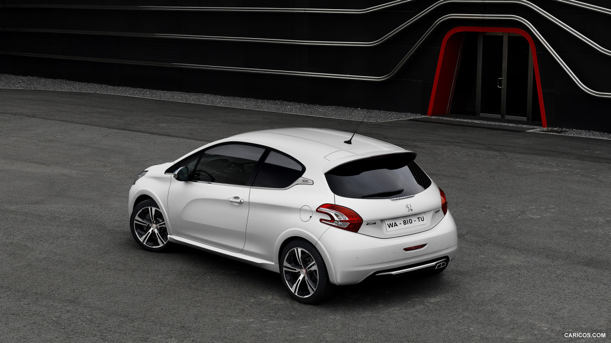 Peugeot 208 GTi фото 122900