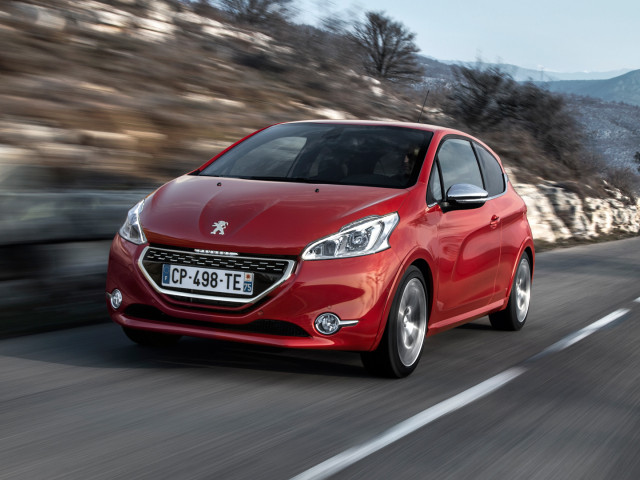 Peugeot 208 GTi фото