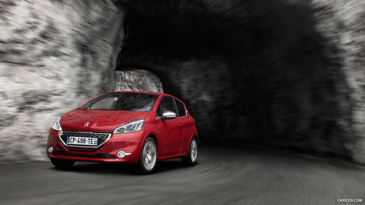 Peugeot 208 GTi фото 128048