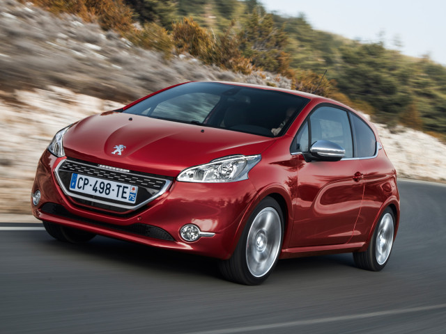 Peugeot 208 GTi фото