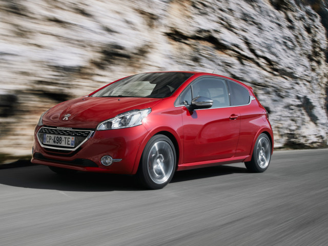 Peugeot 208 GTi фото