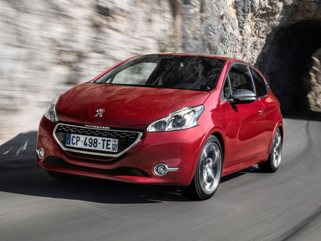 Peugeot 208 GTi фото