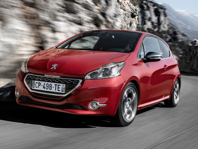 Peugeot 208 GTi фото