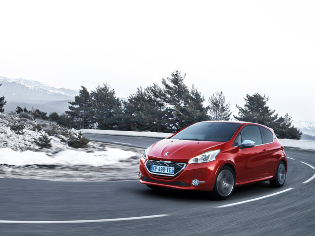 Peugeot 208 GTi фото