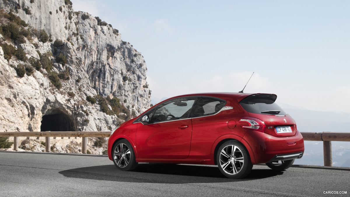 Peugeot 208 GTi фото 128070