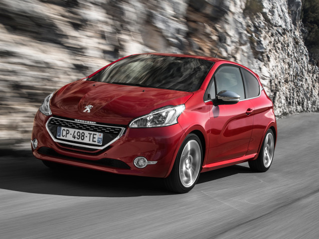 Peugeot 208 GTi фото