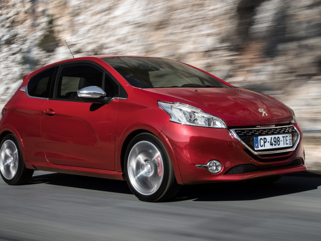 Peugeot 208 GTi фото