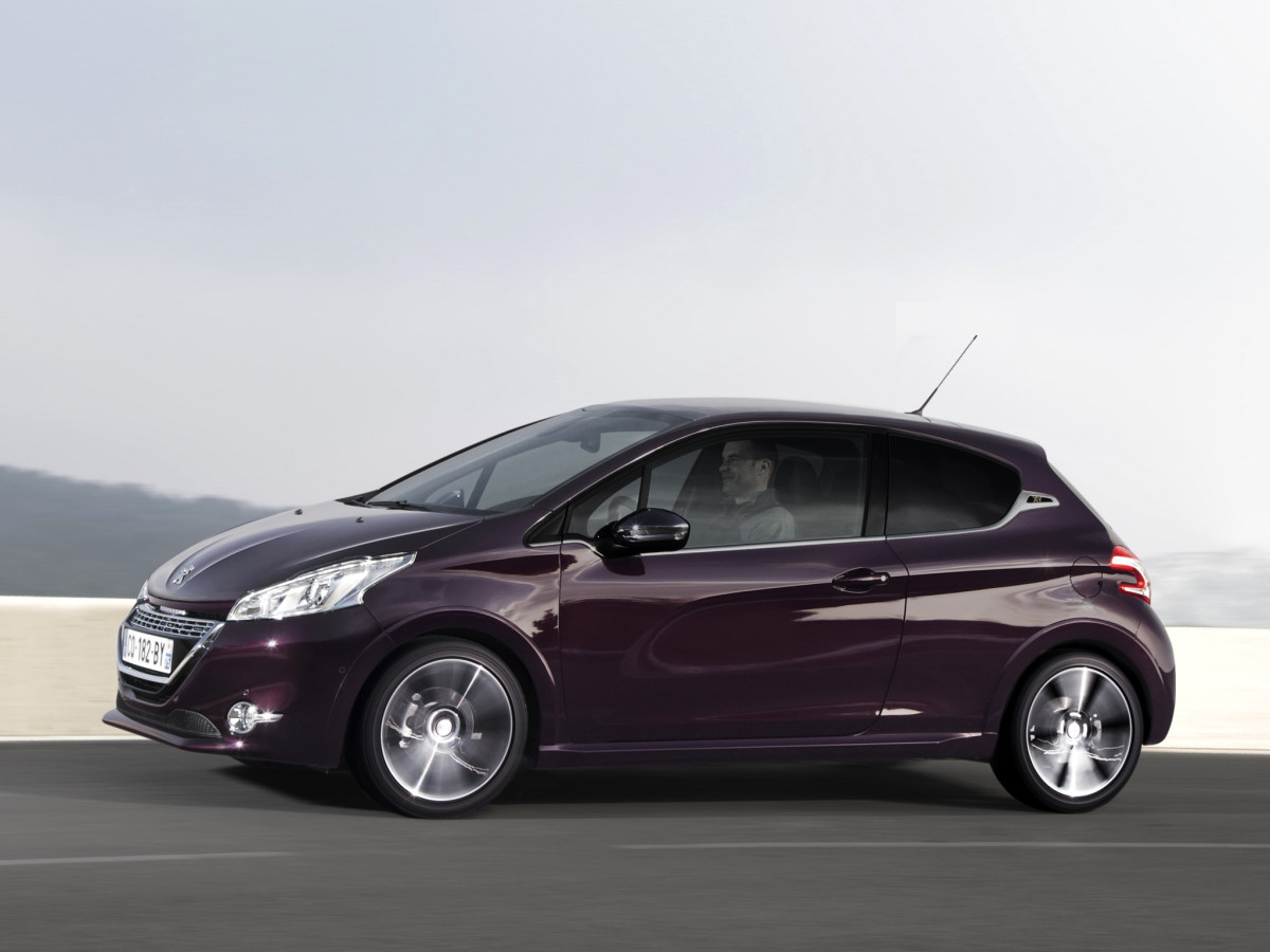 Peugeot 208 фото 103642