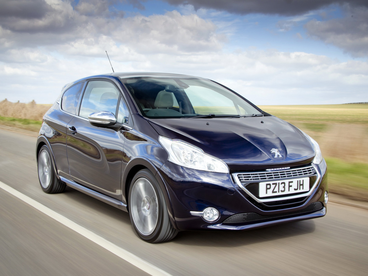 Peugeot 208 фото 104941