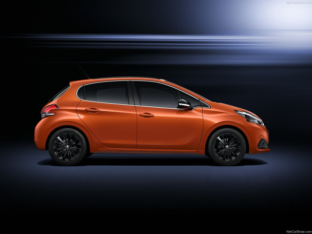 Peugeot 208 фото