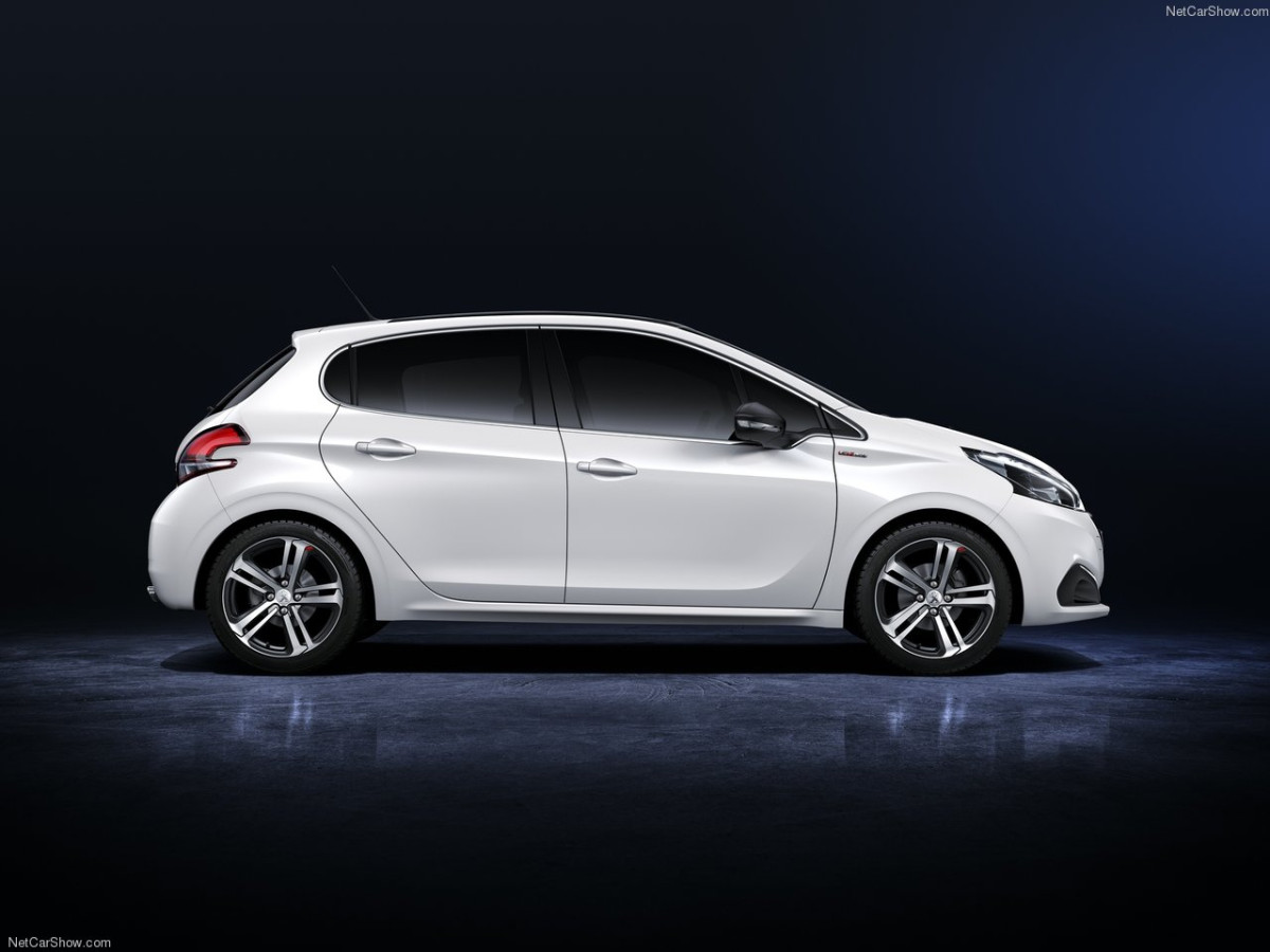 Peugeot 208 фото 145003