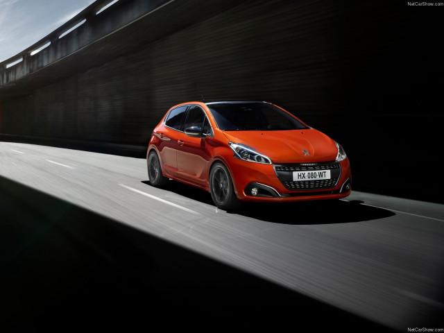 Peugeot 208 фото