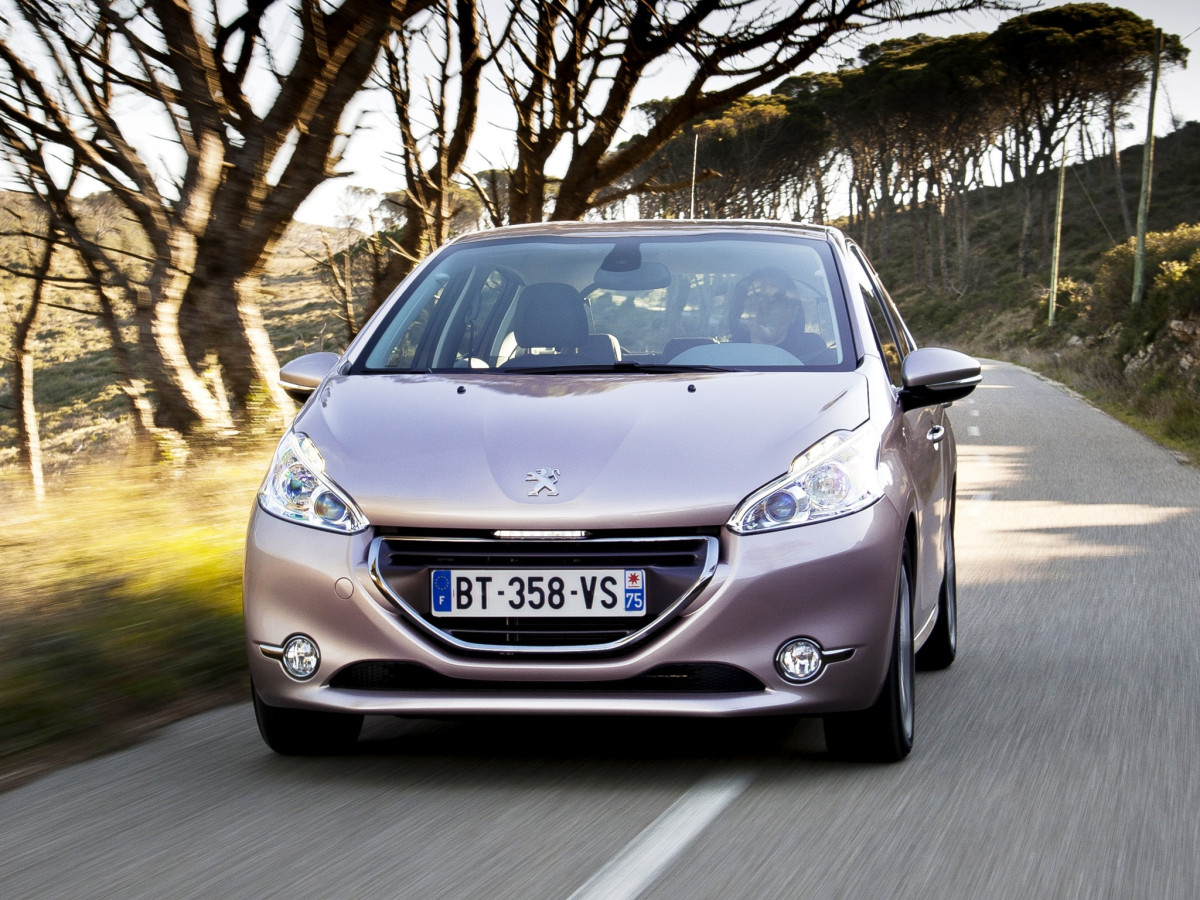 Peugeot 208 фото 93354