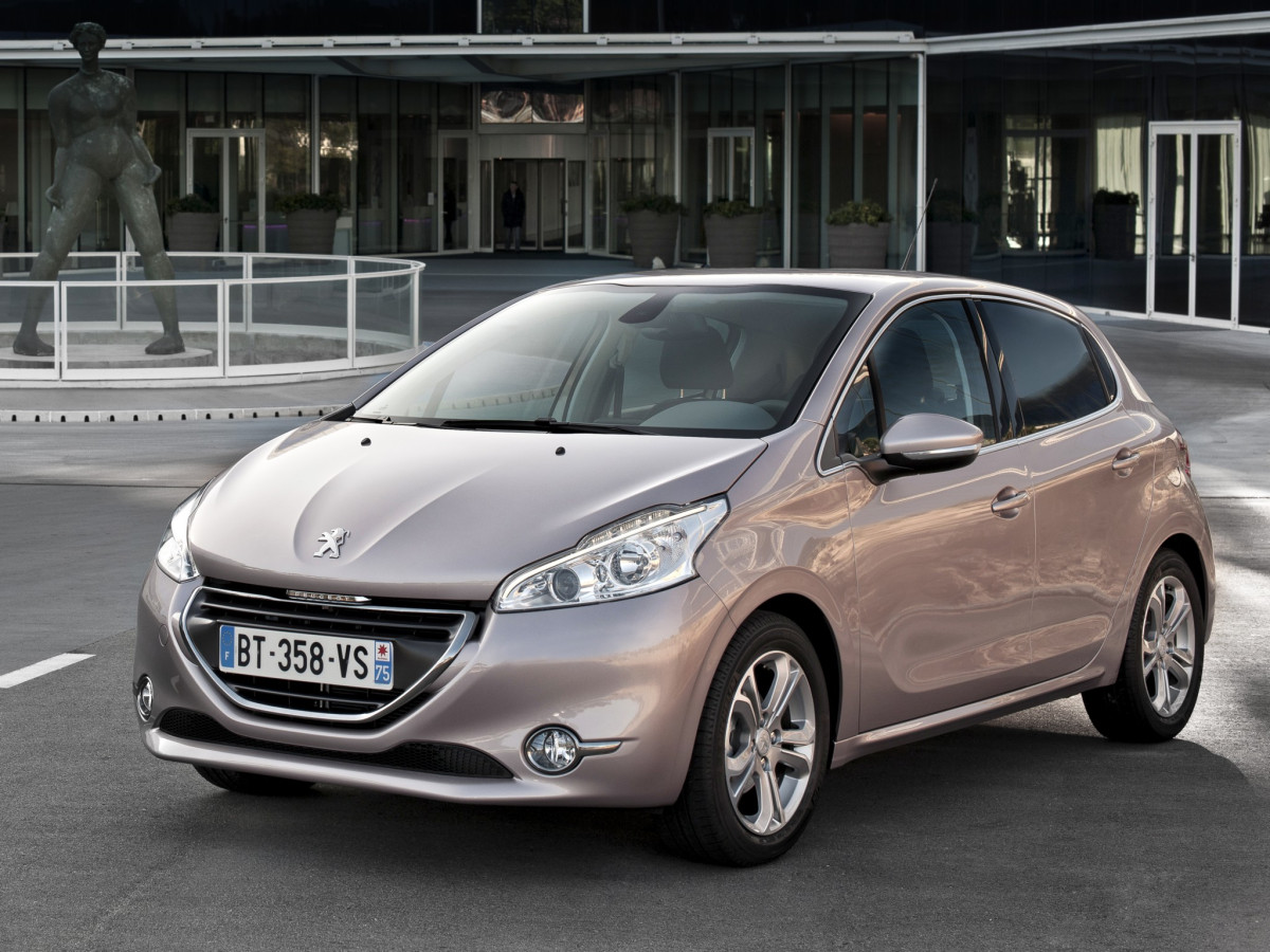 Peugeot 208 фото 93356