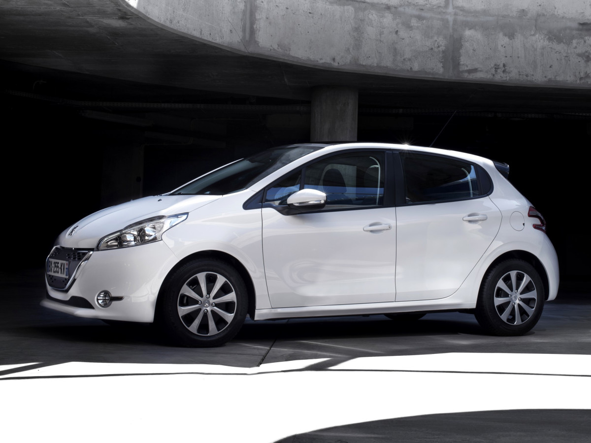 Peugeot 208 фото 93360