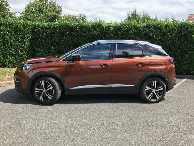 Peugeot 3008 фото