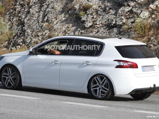 Peugeot 308 GTi фото