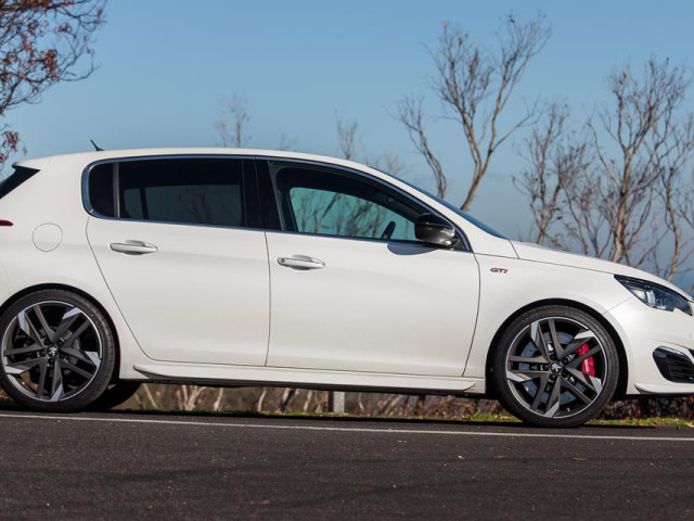 Peugeot 308 GTi фото