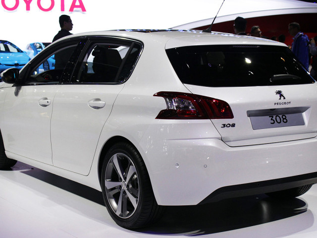 Peugeot 308 фото