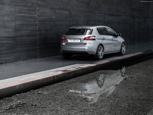 Peugeot 308 фото