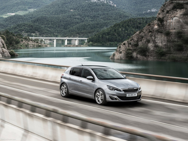 Peugeot 308 фото