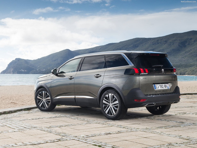 Peugeot 5008 фото