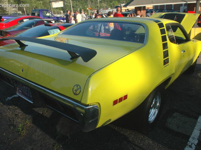 Plymouth Road Runner фото
