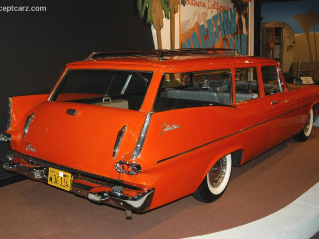 Plymouth Suburban фото