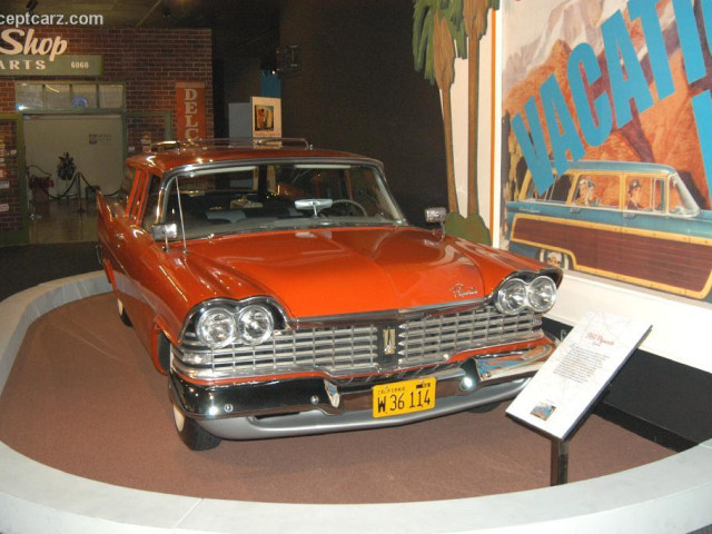 Plymouth Suburban фото