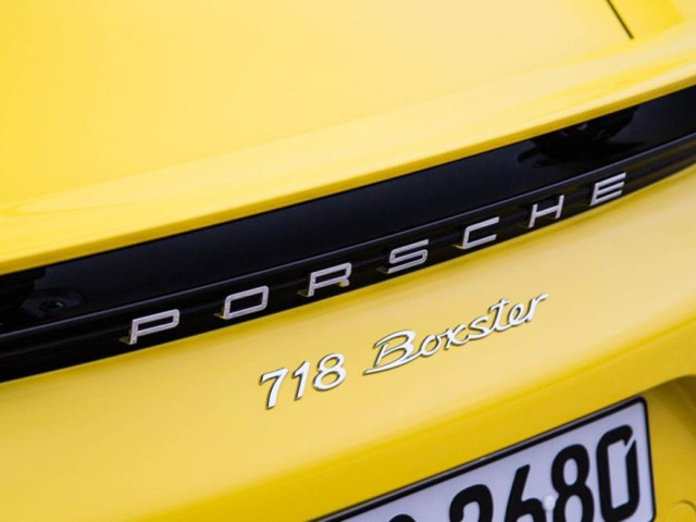 Porsche 718 фото