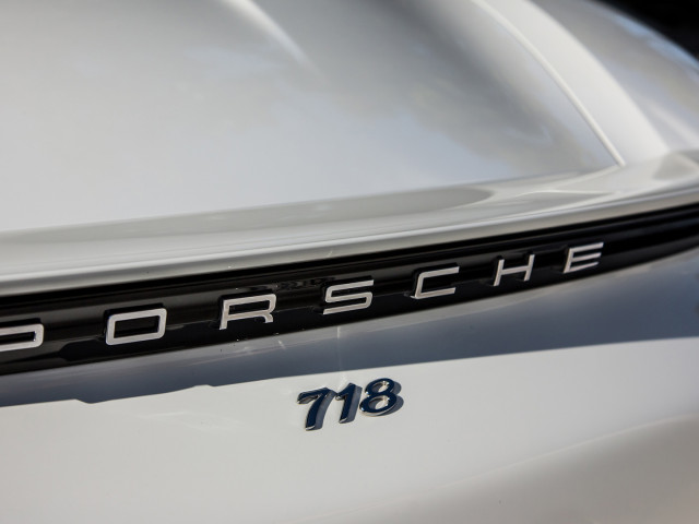 Porsche 718 фото