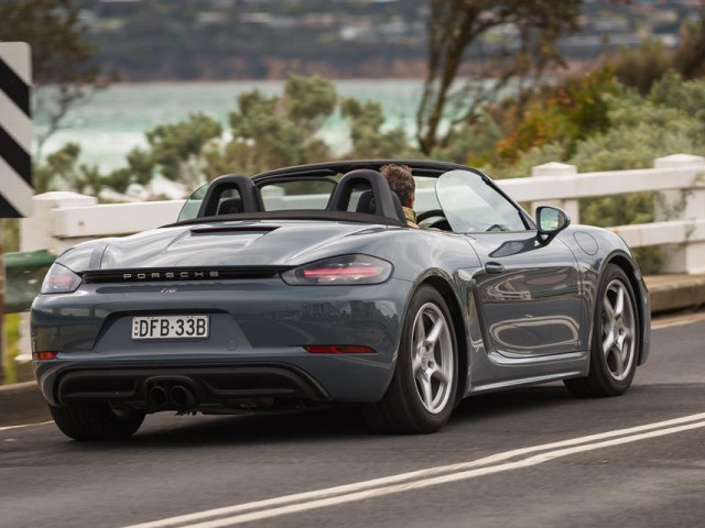 Porsche 718 фото