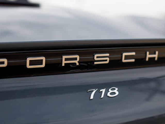 Porsche 718 фото