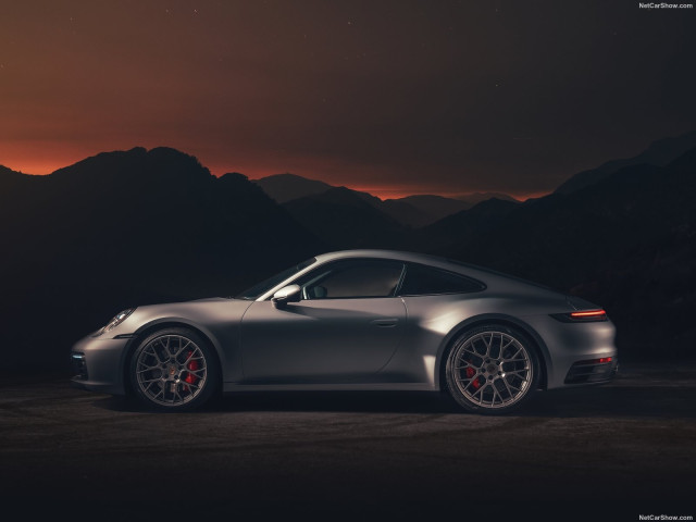 Porsche 911 Carrera 4S фото