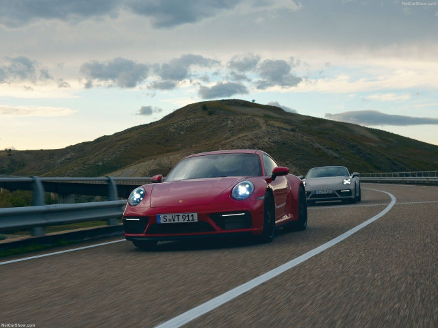 Porsche 911 Carrera GTS фото