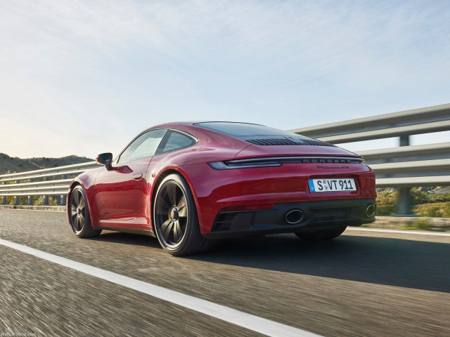 Porsche 911 Carrera GTS фото