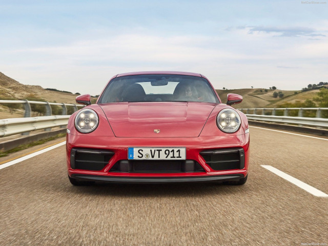 Porsche 911 Carrera GTS фото