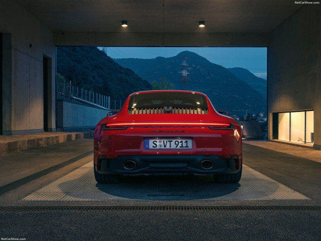 Porsche 911 Carrera GTS фото