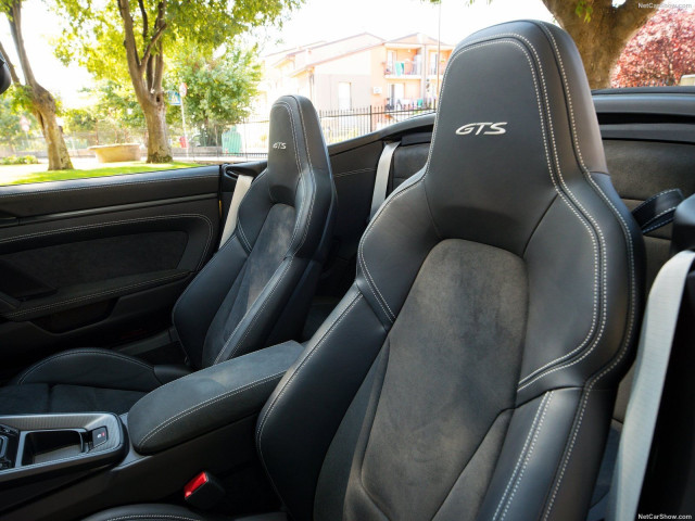 Porsche 911 Carrera GTS фото