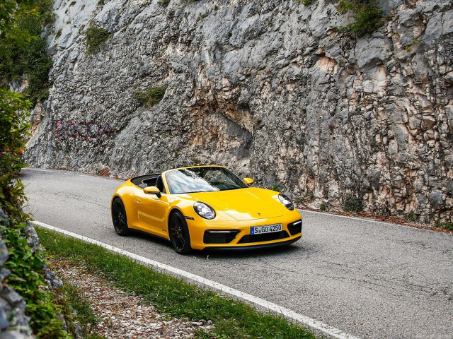 Porsche 911 Carrera GTS фото