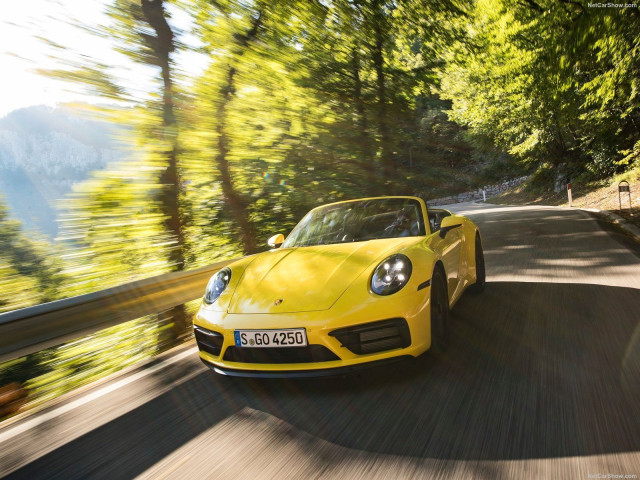 Porsche 911 Carrera GTS фото