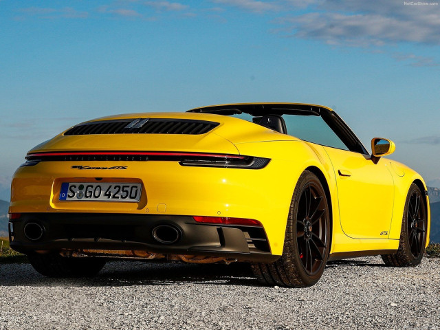 Porsche 911 Carrera GTS фото