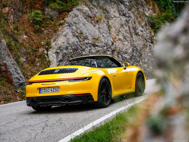 Porsche 911 Carrera GTS фото