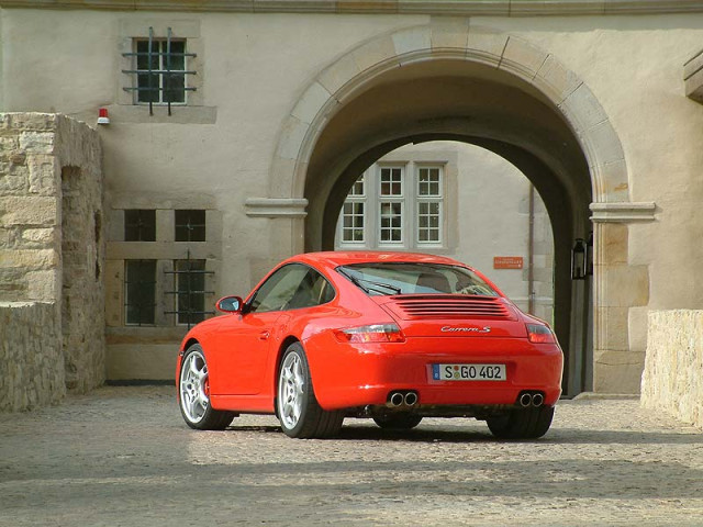 Porsche 911 Carrera S фото